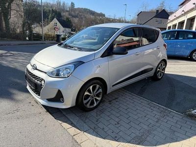 Gebraucht Hyundai i10 Passion 67 PS (49 kW) 2018 Silber Kleinwagen