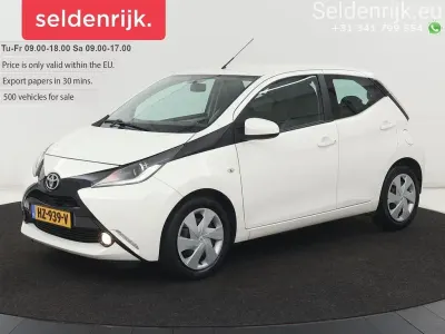 Używany Toyota Aygo X-play 69 KM (50 kW) 2016 Biały Hatchback