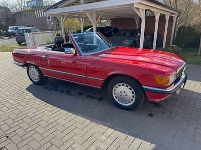 Second-hand Mercedes SL300 179 CP (131 kW) 1987 Roșu Cabrio