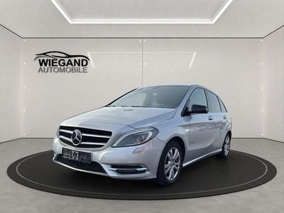 Gebraucht Mercedes B200 136 PS (100 kW) 2012 Silber Van / Kleinbus