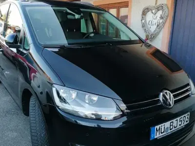 Gebraucht VW Sharan Comfortline 150 PS (110 kW) 2020 Schwarz Van / Kleinbus