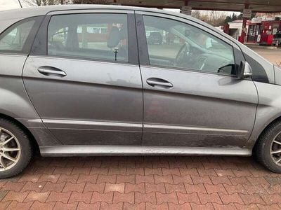 Mercedes B200