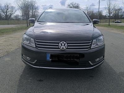 Gebraucht VW Passat 140 PS (102 kW) 2011 Schwarz Kombi
