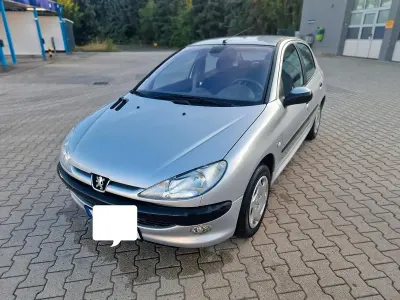 Gebraucht Peugeot 206 75 PS (55 kW) 2003 Silber Kleinwagen