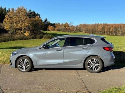Blau Gebraucht 2020 BMW 118 Sport Line Kleinwagen | 19.900 € (Fairer Preis)