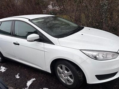 Weiß Gebraucht 2015 Ford Focus Ambiente Kombi | 6.790 € (Guter Preis)