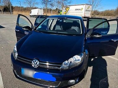 Gebraucht VW Golf VI 105 PS (77 kW) 2011 Blau Kleinwagen