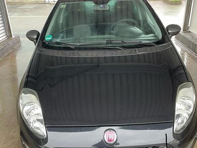 Gebraucht Fiat Punto Young 69 PS (50 kW) 2015 Schwarz Kleinwagen