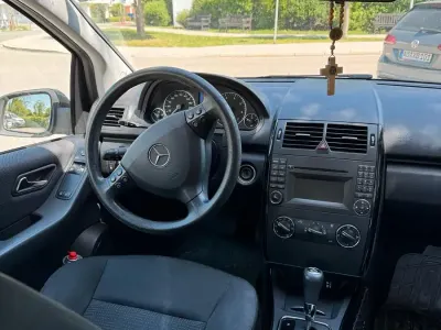 Używany Mercedes A150 2009 Czarny Sedan/Limuzyna