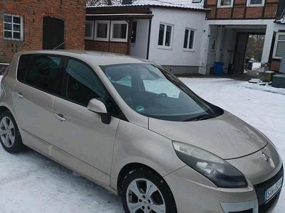 Beige Gebraucht 2011 Renault Scénic III Limousine | 5.200 € (Guter Preis)