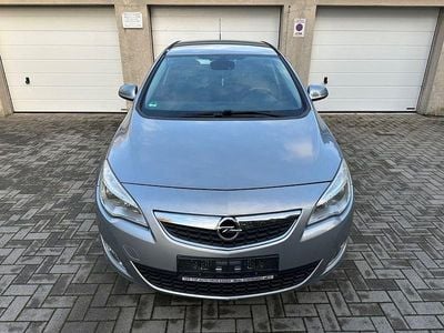 Blau Gebraucht 2011 Opel Astra Design Edition Limousine | 5.400 € (Guter Preis)