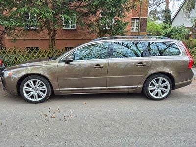 Second-hand Volvo V70 Momentum 163 CP (119 kW) 2013 Maro Break