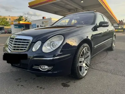 Gebraucht Mercedes E320 Elegance 224 PS (164 kW) 2008 Blau Limousine