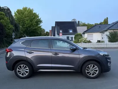 Gebraucht Hyundai Tucson Style 177 PS (130 kW) 2016 Grau SUV
