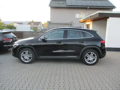 Gebraucht Mercedes GLA200 150 PS (110 kW) 2021 Schwarz SUV