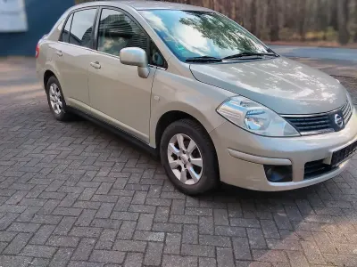 Gebraucht Nissan Tiida 110 PS (80 kW) 2008 Silber Kleinwagen