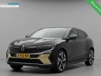 Używany Renault Megane E-Tech Iconic 160 kW (218 KM) 2023 Czarny Sedan/Limuzyna