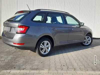 Gebraucht Skoda Fabia Ambition 95 PS (69 kW) 2022 Grau metallic Kleinwagen