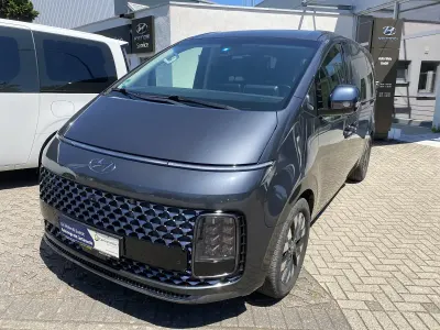 Gebraucht Hyundai Staria Signature 177 PS (130 kW) 2021 Grau Van / Kleinbus
