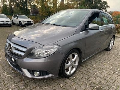 gebraucht Mercedes B180 AUTOMATIK*NAVI*LEDER*AHK*SHZ*PDC*SPORTPAK.