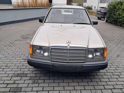 Gebraucht Mercedes 230 132 PS (97 kW) 1988 Coupé