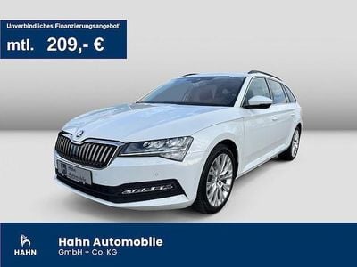 Gebraucht Skoda Superb Ambition 150 PS (110 kW) 2023 Moonweiss metallic Kombi