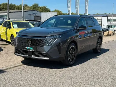 Gebraucht Peugeot 5008 Allure 136 PS (100 kW) 2025 Grau SUV