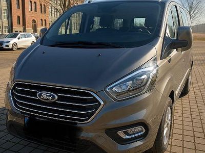 Silber Gebraucht 2020 Ford Tourneo Titanium X Van / Kleinbus | 32.600 € (Fairer Preis)