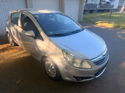 Używany Opel Corsa 69 KM (50 kW) 2007 Srebrny Hatchback