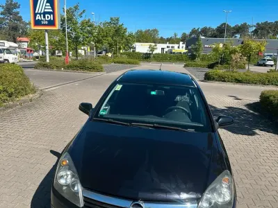 Gebraucht Opel Astra 105 PS (77 kW) 2006 Schwarz Kleinwagen