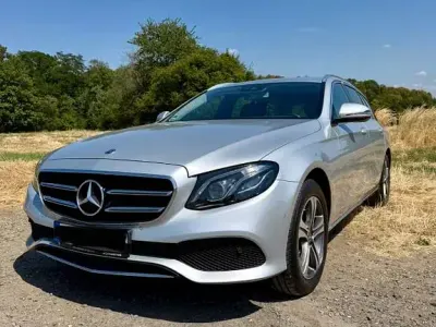 Gebraucht Mercedes E220 Avantgarde 194 PS (142 kW) 2019 Silber Limousine