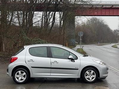 Gebraucht Peugeot 207 Urban Move 95 PS (69 kW) 2009 Grau Kleinwagen
