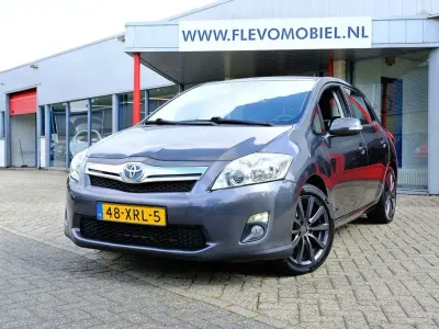 Gebraucht Toyota Auris Hybrid Business Edition 99 PS (72 kW) 2012 Grau Limousine