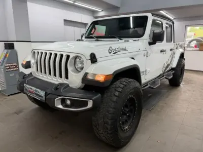Gebraucht Jeep Gladiator Sport 295 PS (216 kW) 2020 Zynith silver (metallic) Pickup