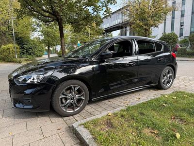 Gebraucht Ford Focus ST-Line 125 PS (91 kW) 2021 Schwarz Limousine