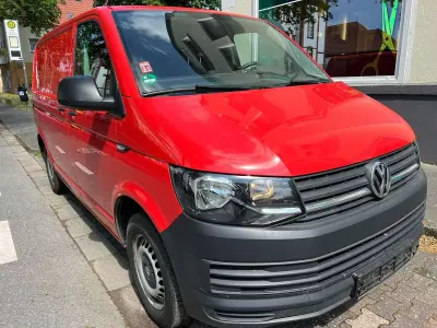 Gebraucht VW Transporter 102 PS (75 kW) 2017 Rot Van