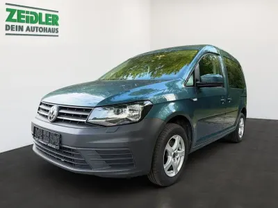 Gebraucht VW Caddy Trendline 102 PS (75 kW) 2017 Bambusgarden green Van / Kleinbus