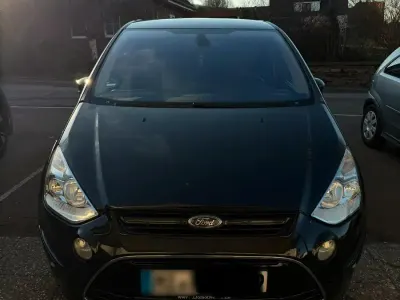 Gebraucht Ford S-MAX Titanium 140 PS (102 kW) 2012 Schwarz Van / Kleinbus