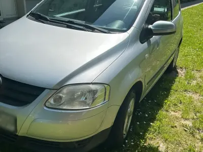 Gebraucht VW Fox 54 PS (39 kW) 2007 Silber Kleinwagen