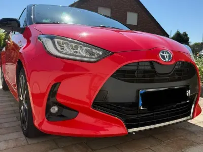 Gebraucht Toyota Yaris Hybrid Edition 116 PS (85 kW) 2021 Rot Kleinwagen