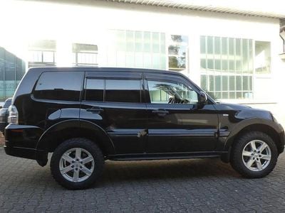 Second-hand Mitsubishi Pajero 190 CP (139 kW) 2015 Negru SUV