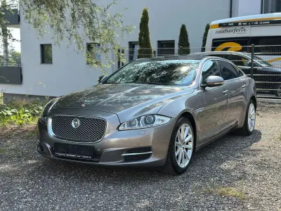Gebraucht Jaguar XJ 275 PS (202 kW) 2010 Cashmere gold metallic Limousine