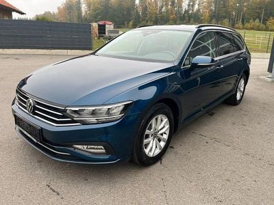 Gebraucht VW Passat Business 150 PS (110 kW) 2023 Blau Kombi
