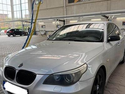 BMW 525