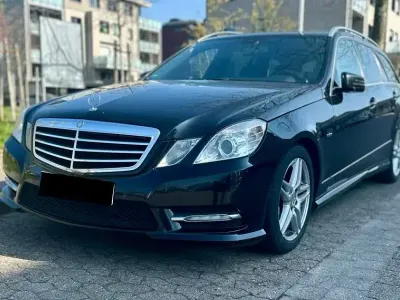 Gebraucht Mercedes E220 AMG line 170 PS (125 kW) 2011 Schwarz Kombi