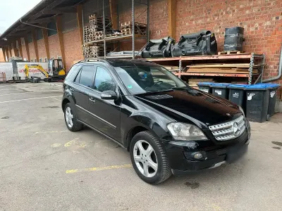 Gebraucht Mercedes ML320 224 PS (164 kW) 2007 Schwarz SUV