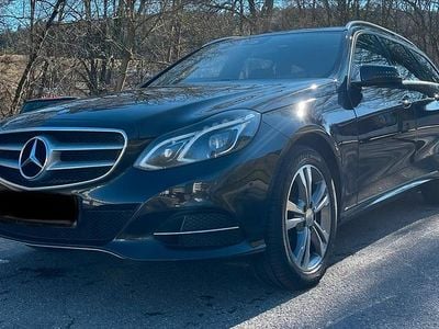 Gebraucht Mercedes E220 170 PS (125 kW) 2014 Schwarz Kombi