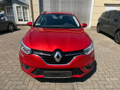 Gebraucht Renault Mégane Business 110 PS (80 kW) 2018 Rot Limousine