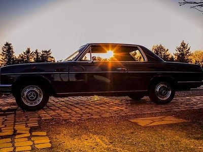 Gebraucht Mercedes 250 131 PS (96 kW) 1970 Blau Coupé