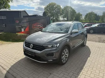 Gebraucht VW T-Roc IQ Drive 150 PS (110 kW) 2019 Grau SUV